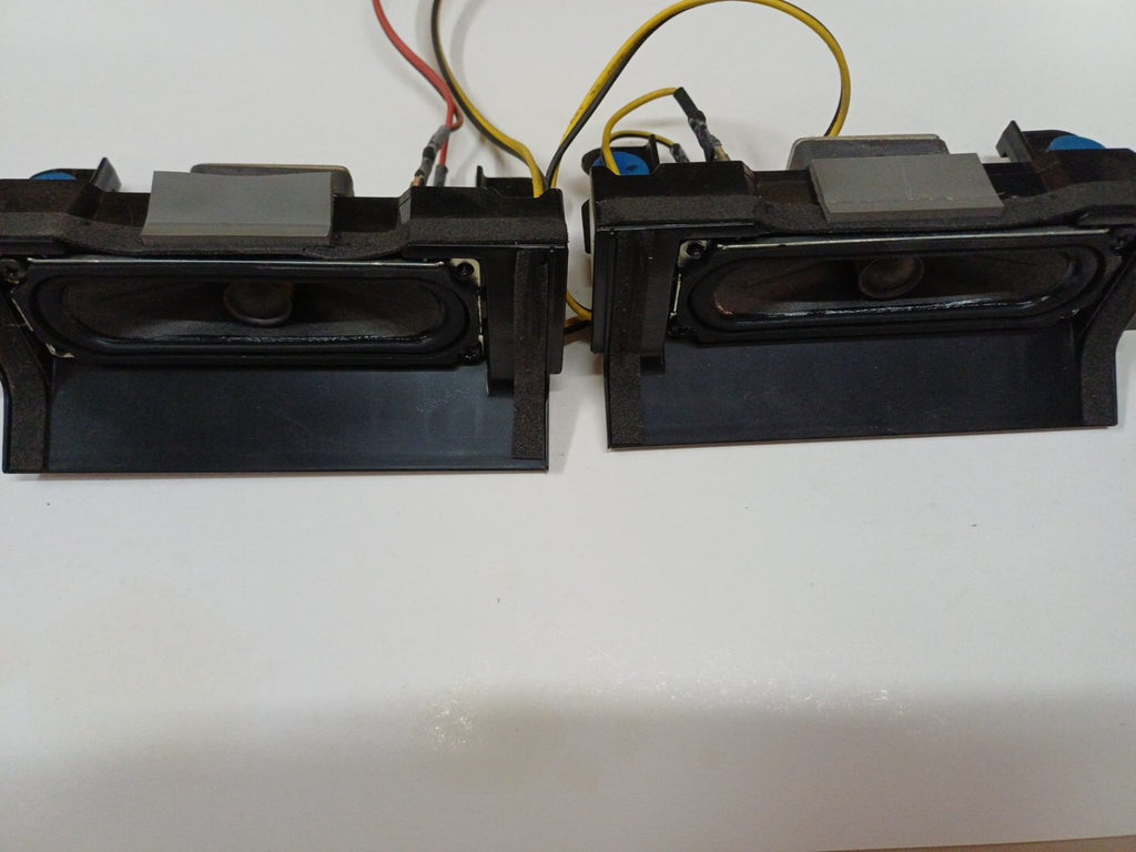 Altoparlanti originali Samsung completi di supporti