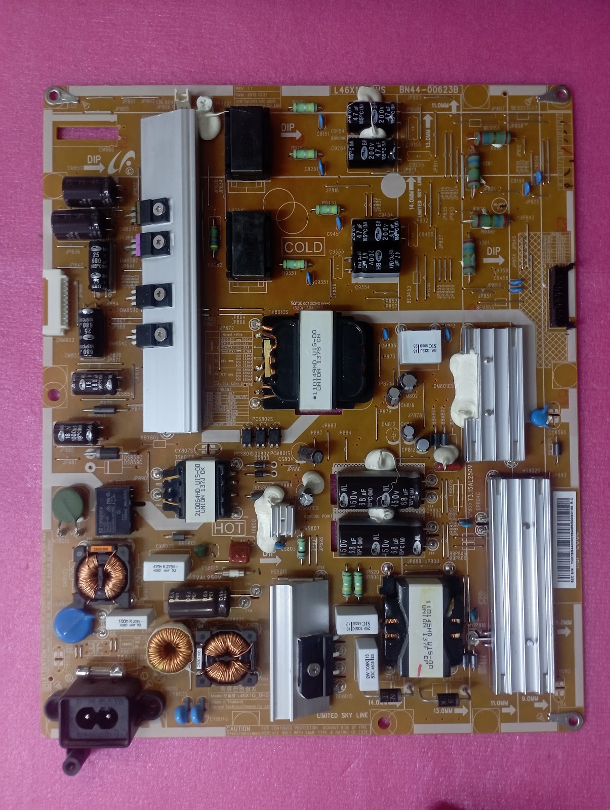 SAMSUNG UE46F6400AY