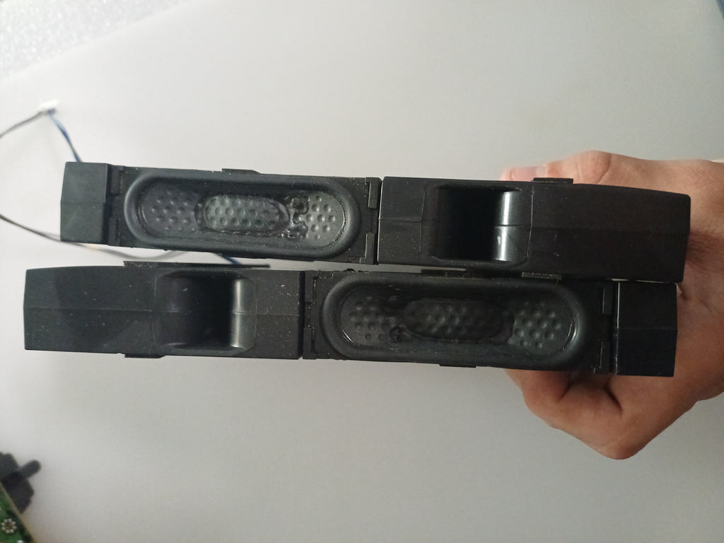 Altoparlanti coppia LG 42LB650V retro