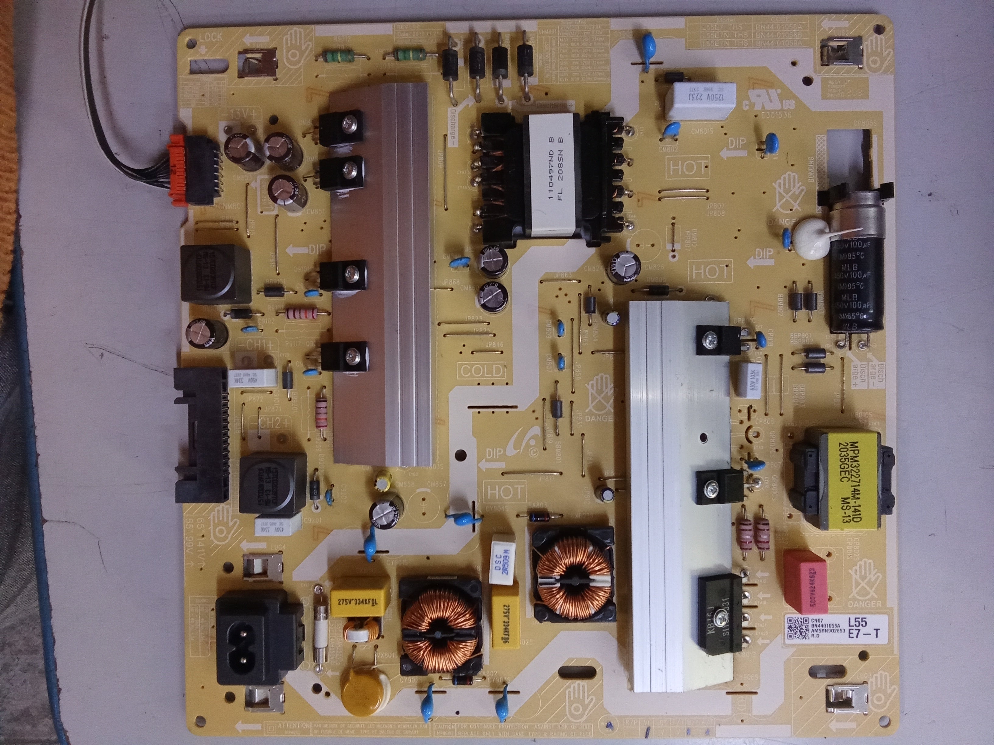 820 2024 Ricambi TV Samsung QE50Q60TAU - Main / PSU / Altoparlanti / Sensore IR WiFi
