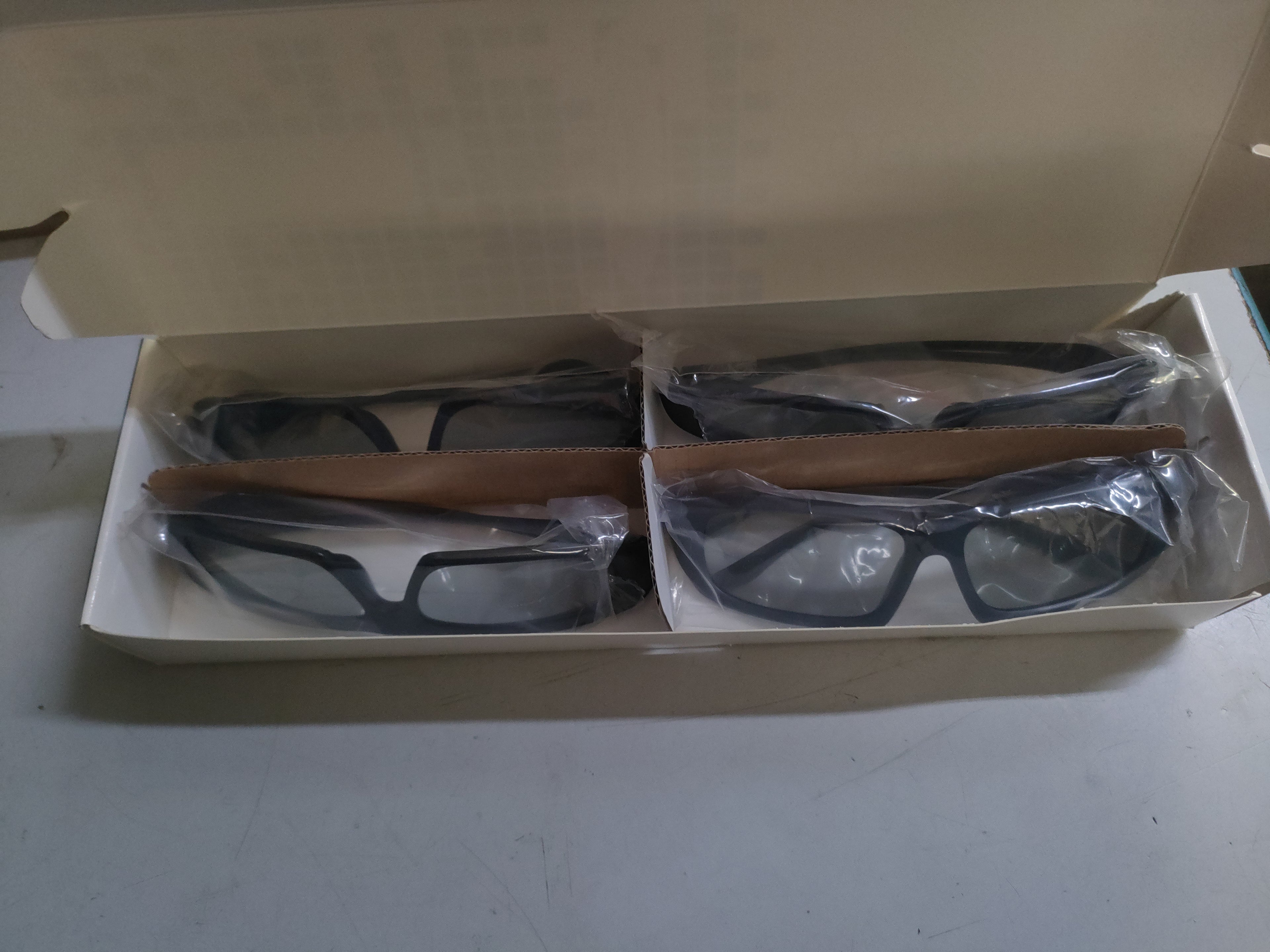 Kit 4x Occhiali 3D Passivi LG — Confezione Originale