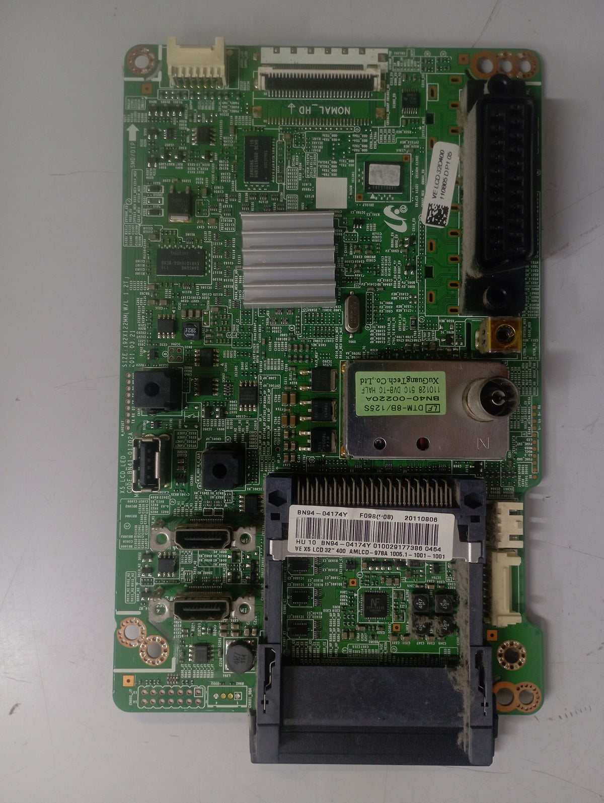 Samsung LE32D400E1W mainboard BN94-04174Y dettaglio